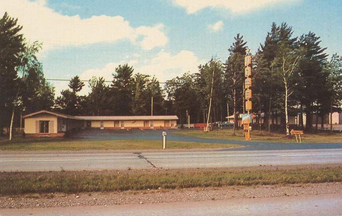 Tall Pines Motel (Starlite Motel) - Vintage Postcard (newer photo)